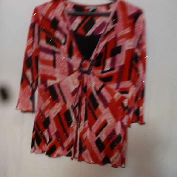 slimming and shiny/ Essential 1XL Ladies Top - Picture 3 of 4